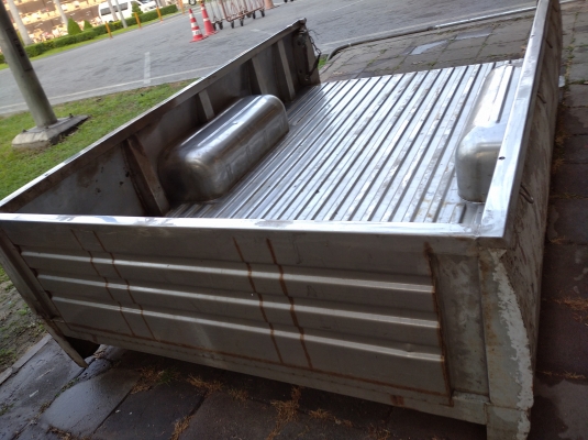 ขายกระบะท้าย isuzu สเตนเลสแท้ครับ