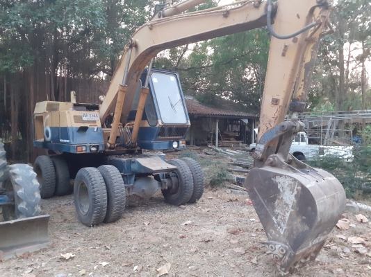 แบ็คโฮล้อยางขับเคลือน4ล้อKOMATSU PW100 สภาพเก่านอก  ระบบทำงานดี เอกสารเล่มทะเบีบน