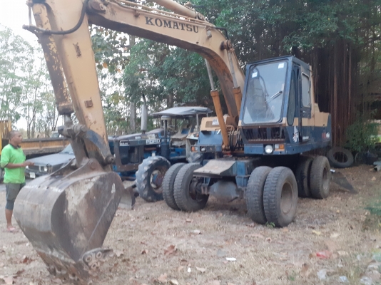 แบ็คโฮล้อยางขับเคลือน4ล้อKOMATSU PW100 สภาพเก่านอก  ระบบทำงานดี เอกสารเล่มทะเบีบน