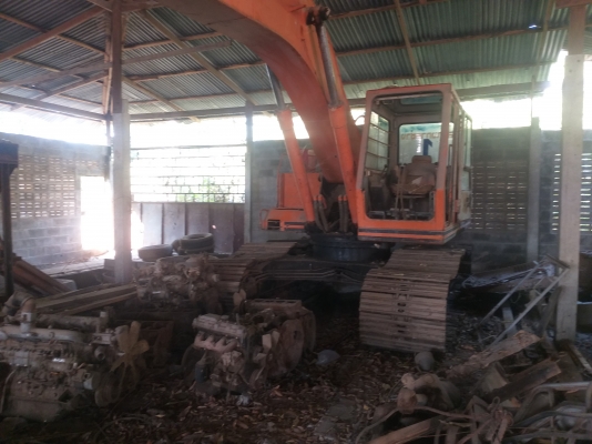 ขายด่วน แบคโคร HITASHI UH830 ตัวใหญ่ เครื่องเดิม ปั้มเดิม โซ่ช่วงล่างสวย รถเก่าเก็บ สนใจสอบถามไว้ใช้งาน  093 0764943 K ตั้ม