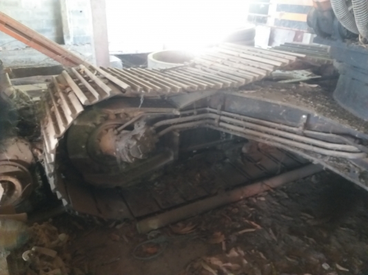 ขายด่วน แบคโคร HITASHI UH830 ตัวใหญ่ เครื่องเดิม ปั้มเดิม โซ่ช่วงล่างสวย รถเก่าเก็บ สนใจสอบถามไว้ใช้งาน  093 0764943 K ตั้ม