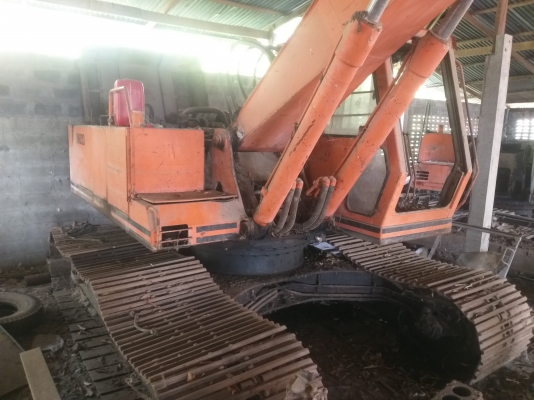 ขายด่วน แบคโคร HITASHI UH830 ตัวใหญ่ เครื่องเดิม ปั้มเดิม โซ่ช่วงล่างสวย รถเก่าเก็บ สนใจสอบถามไว้ใช้งาน  093 0764943 K ตั้ม