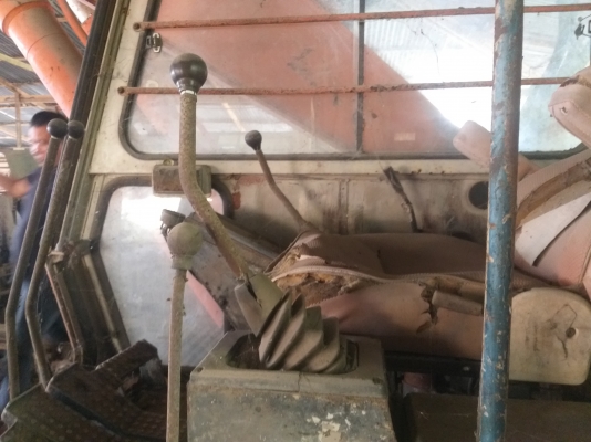 ขายด่วน แบคโคร HITASHI UH830 ตัวใหญ่ เครื่องเดิม ปั้มเดิม โซ่ช่วงล่างสวย รถเก่าเก็บ สนใจสอบถามไว้ใช้งาน  093 0764943 K ตั้ม