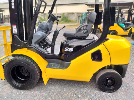ขายรถยก KOMATSU FD25-16 เครื่องดีเซล 4D94E เสาสูง 4 เมตร ยกได้ 2.5 ตัน งาเท เกียร์ธรรมดา ล้อหน้าคู่ 