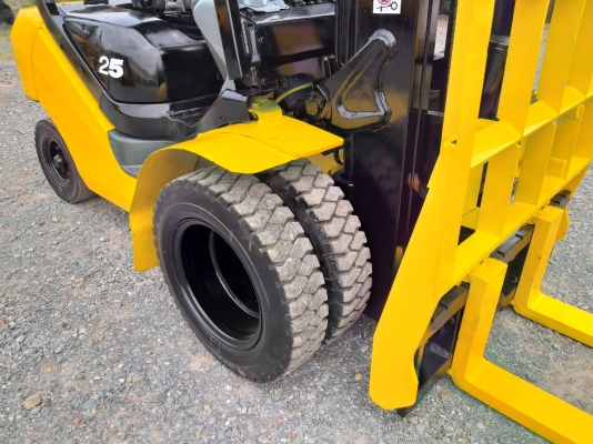 ขายรถยก KOMATSU FD25-16 เครื่องดีเซล 4D94E เสาสูง 4 เมตร ยกได้ 2.5 ตัน งาเท เกียร์ธรรมดา ล้อหน้าคู่ 