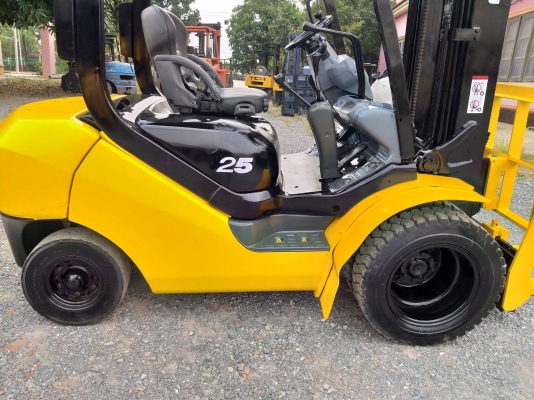 ขายรถยก KOMATSU FD25-16 เครื่องดีเซล 4D94E เสาสูง 4 เมตร ยกได้ 2.5 ตัน งาเท เกียร์ธรรมดา ล้อหน้าคู่ 