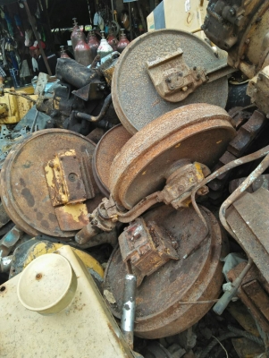 ขายล้อนำรถแทรกเตอร์ โคมัสสุ D-50-A สภาพตามรูปขายไม่แพงครับ