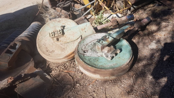 ขายล้อนำรถแทรกเตอร์ โคมัสสุ D-50-A สภาพตามรูปขายไม่แพงครับ