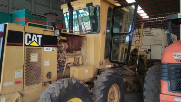 ขายด่วน รถเกรดเดอร์ CAT 140H  รถใช้งาน 5xxx กว่าชั่วโมง เครื่องเกียร์แน่น ระบบสมบูรณ์พร้อมลุยงาน รถเดิมๆ สนใจสอบถามไว้ใช้งาน 093 0764943 K ตั้ม เอกสารเล่มทะเบียน