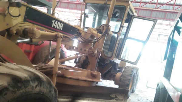 ขายด่วน รถเกรดเดอร์ CAT 140H  รถใช้งาน 5xxx กว่าชั่วโมง เครื่องเกียร์แน่น ระบบสมบูรณ์พร้อมลุยงาน รถเดิมๆ สนใจสอบถามไว้ใช้งาน 093 0764943 K ตั้ม เอกสารเล่มทะเบียน