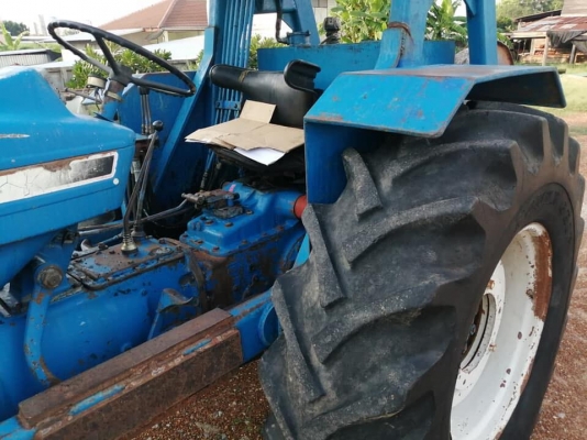 ฟอร์ด77 T5 ติดคีบอ้อยบูมเดี่ยว เครื่องดี ไฮดรอลิคดี เกียร์ดี เฟืองท้ายดีงาม ฟอร์ด77 T5 ติดคีบอ้อยบูมเดี่ยว เครื่องดี ไฮดรอลิคดี เกียร์ดี เฟืองท้ายดีงาม