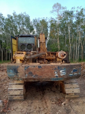 KOMATSU PC120-3 ให้บุ้งกี๋อย่างเดียว มีฝาครอบให้ ขายตามสภาพ KOMATSU PC120-3 ให้บุ้งกี๋อย่างเดียว มีฝาครอบให้ ขายตามสภาพ