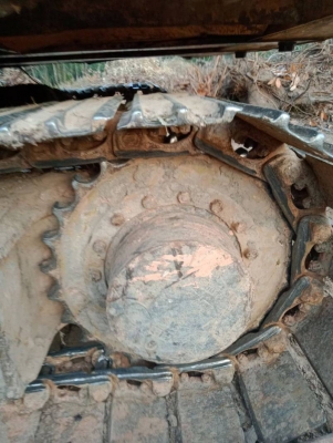 KOMATSU PC120-3 ให้บุ้งกี๋อย่างเดียว มีฝาครอบให้ ขายตามสภาพ KOMATSU PC120-3 ให้บุ้งกี๋อย่างเดียว มีฝาครอบให้ ขายตามสภาพ