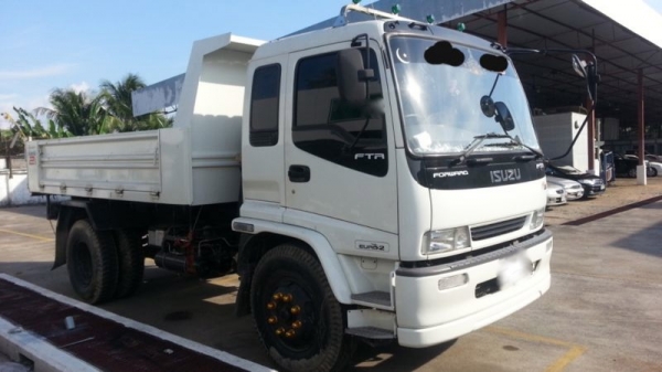 รถอิซูซุ 6 ล้อดั้ม 210 แรงม้า ปี 52  วิ่ง 9,830 กม.  สนใจติดต่อ 081 - 6079515