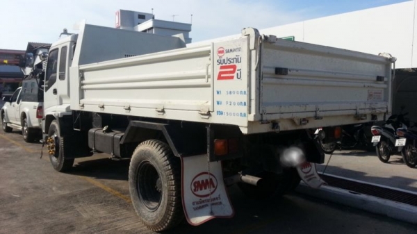 รถอิซูซุ 6 ล้อดั้ม 210 แรงม้า ปี 52  วิ่ง 9,830 กม.  สนใจติดต่อ 081 - 6079515