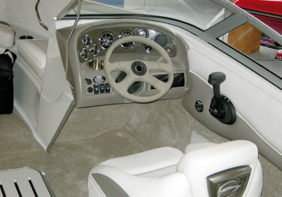 เรือ Crownline 18SS เรือ Crownline 18SS