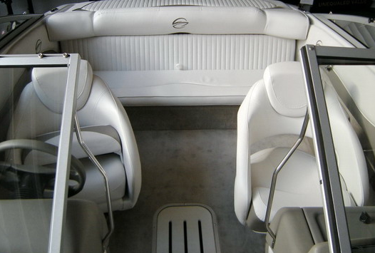 เรือ Crownline 18SS เรือ Crownline 18SS