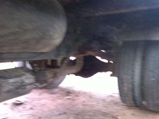 รถอิซูซุ 6 ล้อ รั่ว 110 แรงม้า  สนใจติดต่อ 081 - 6079515