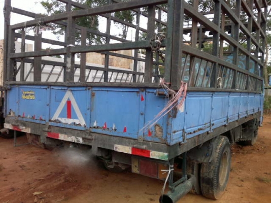 รถอิซูซุ 6 ล้อ รั่ว 110 แรงม้า  สนใจติดต่อ 081 - 6079515