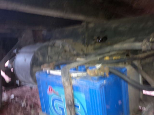 รถอิซูซุ 6 ล้อ รั่ว 110 แรงม้า  สนใจติดต่อ 081 - 6079515