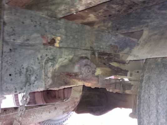 รถอิซูซุ 6 ล้อ รั่ว 110 แรงม้า  สนใจติดต่อ 081 - 6079515