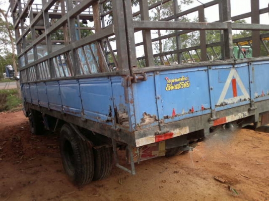 รถอิซูซุ 6 ล้อ รั่ว 110 แรงม้า  สนใจติดต่อ 081 - 6079515