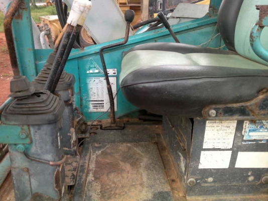 รถแบคโฮ  50 UU  สนใจติดต่อ 081 - 6079515