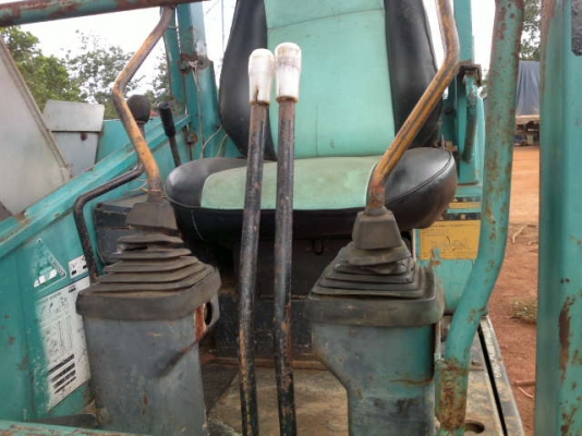 รถแบคโฮ  50 UU  สนใจติดต่อ 081 - 6079515