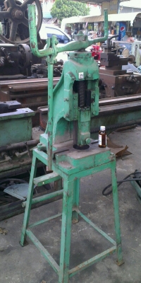 Sell> เครื่องอัดแรง ปั้มคอม้าแบบลูกตุ้ม สีเดิม สภาพดี นครปฐมครับ