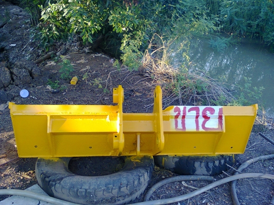 ขายบุ้งกี้รถแม็คโครPC120จำนวน1ใบ ราคา 10000 ชอบใจโทรเลยเจ้าของขายเอง