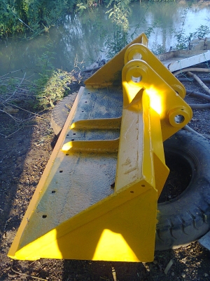 ขายบุ้งกี้รถแม็คโครPC120จำนวน1ใบ ราคา 10000 ชอบใจโทรเลยเจ้าของขายเอง