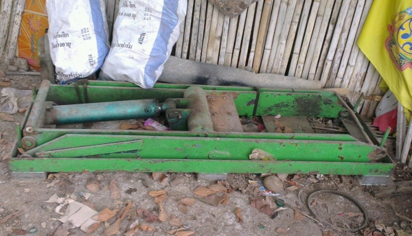 Sell> X เอ็กซ์ลิฟท์ สำหรับฝังดินแล้วยกของขึ้นหลังรถกระบะครับ