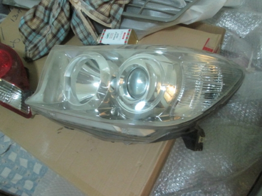 ขาย ไฟหน้า ด้านซ้าย LH รถ TOYOTA FORTURNER ปี 2010 หน้ายัก