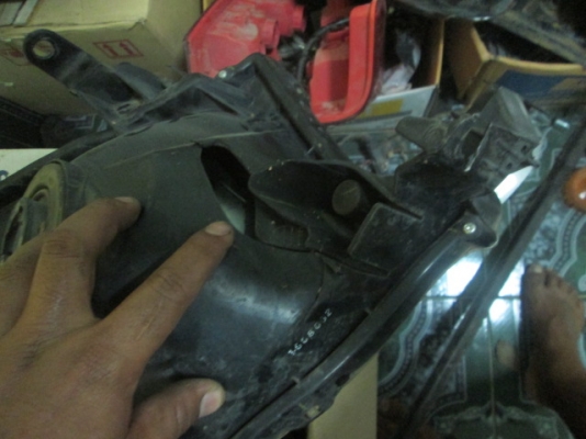 ขาย ไฟหน้า ด้านซ้าย LH รถ TOYOTA FORTURNER ปี 2010 หน้ายัก