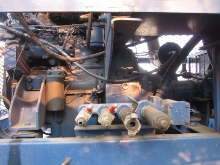 ขาย-เครื่องปั๊มลมแบบเครื่องยนต์ INGERSOLLAND: ดีเซล 3 สูบ 15 บาร์ เครื่อง perkin มือสองนำเข้าจากญี่ปุ่น