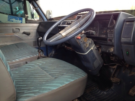 ขาย 6ล้อ"เสี่ยสั่งลุย"  ISUZU NPR59LU5FM 115 ห้างแท้ ปี38สภาพเดิมๆ  เครื่องเดิม4BD1 แห้งๆ ไม่หลวมไม่ไอ ช่วงล่างเดิมๆ คัสซีสวยมาก เดิมโรงงาน พร้อมกระบะคาร์โก้ สวยๆพื้นไม้ ยางสวย6เส้น หัวบางดีสีดี ภายในโอเค คอนโซลครบ ขายตามสภ