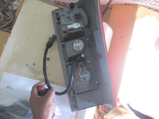 ขาย ชุดไฟท้าย DMAX ALL NEW / VCROSS