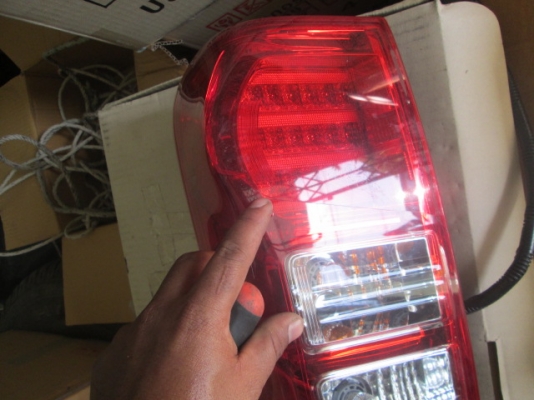 ขาย ชุดไฟท้าย DMAX ALL NEW / VCROSS