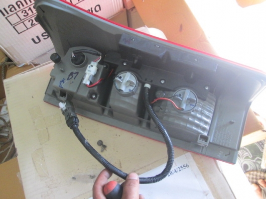 ขาย ชุดไฟท้าย DMAX ALL NEW / VCROSS