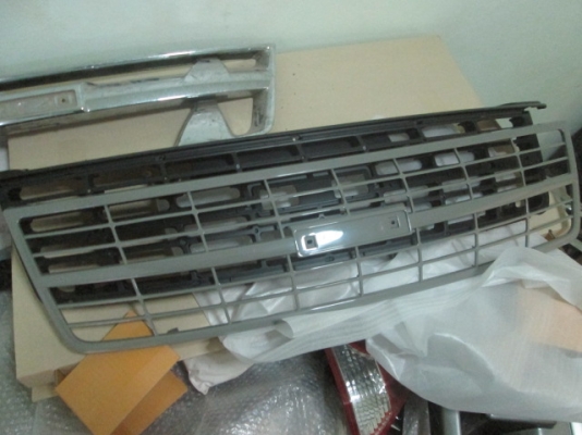 ขาย กระจังหน้าทั้งชุด นอก+ใน ISUZU Dmax SPARK