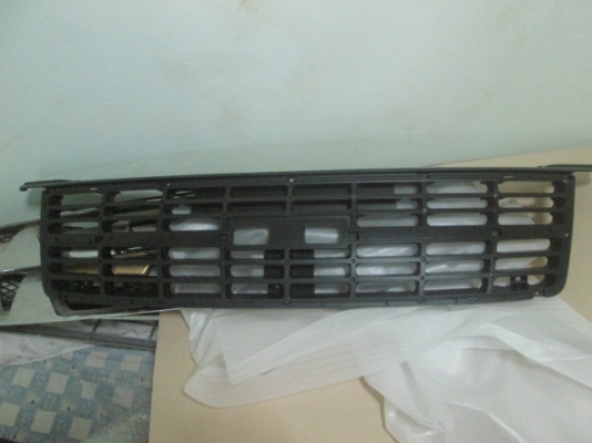 ขาย กระจังหน้าทั้งชุด นอก+ใน ISUZU Dmax SPARK ขาย กระจังหน้าทั้งชุด นอก+ใน ISUZU Dmax SPARK