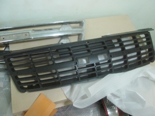 ขาย กระจังหน้าทั้งชุด นอก+ใน ISUZU Dmax SPARK ขาย กระจังหน้าทั้งชุด นอก+ใน ISUZU Dmax SPARK