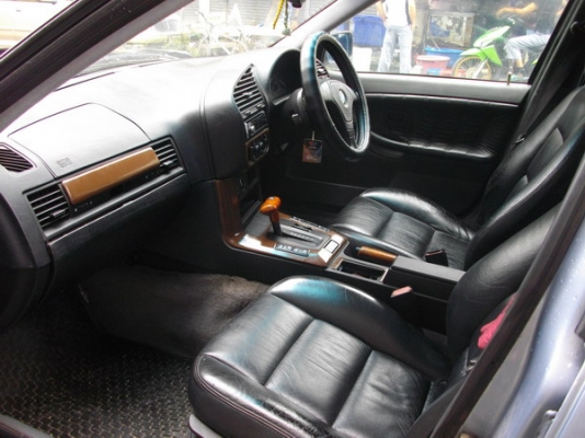 ขาย BMW 318 iA นกแก้ว ปี95 AUTO สวยหรู เครื่องแน่นสุดเยี่ยม หัวเกียร์ลายไม้ Airbag/ABS 240000 บาท