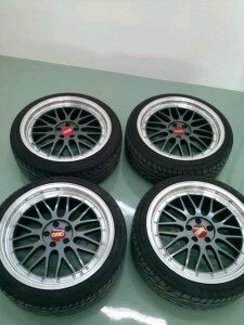ขายล้อก็อบBBSขอบ18 กว้าง7 พร้อมยาง215-40-18 ถูกๆ