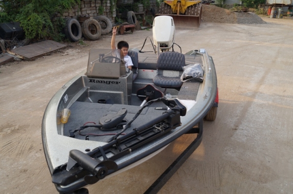 เรือแบสเรนเจอร์ 15.8 เครื่องจอนสัน 115 แรง