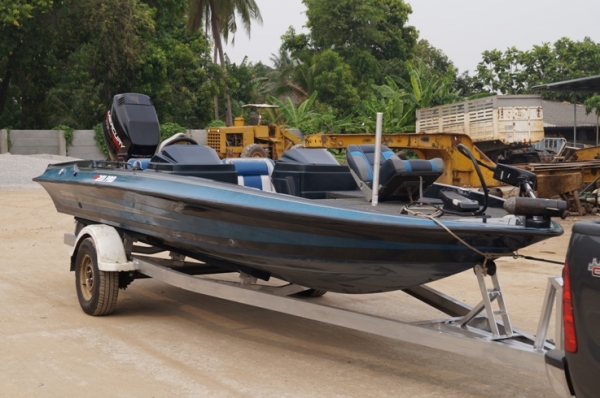 เรือแบส เครื่องเมอคิวลี่ 175 แรง ราคา 195000