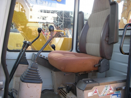 โคมัตสุPC60-6