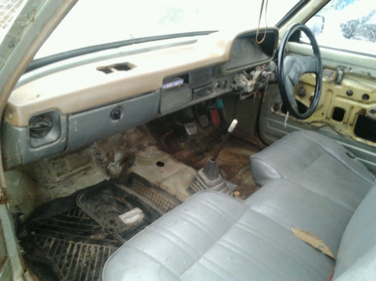 TOYOTA HILUX LN45 ม้ากระโดด สภาพสวยเดิมๆพร้อมใช้งานได้เลยครับ เครื่องแรงดีไม่เยิ้ม ภายในเก๋งคอนโซลสวยอยู่ครบไม่่ผุ กระบะไม่ผุ ช่วงล่างคัชซีสวยเดิมดี ยางสภาพดีพร้อมใช้งาน เอกสารทะเบียนครบพร้อมโอน ราคาต่อรองได้ครับ