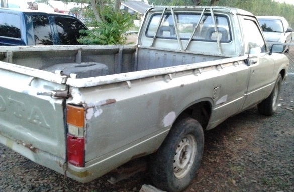 TOYOTA HILUX LN45 ม้ากระโดด สภาพสวยเดิมๆพร้อมใช้งานได้เลยครับ เครื่องแรงดีไม่เยิ้ม ภายในเก๋งคอนโซลสวยอยู่ครบไม่่ผุ กระบะไม่ผุ ช่วงล่างคัชซีสวยเดิมดี ยางสภาพดีพร้อมใช้งาน เอกสารทะเบียนครบพร้อมโอน ราคาต่อรองได้ครับ