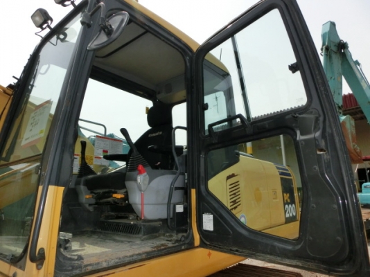 รถขุด KOMATSU PC200-7 ปี2003 ,5976Hr. รถนอกนำเข้าจากญี่ปุ่น สภาพดีมาก ราคาไม่แพงครับ
